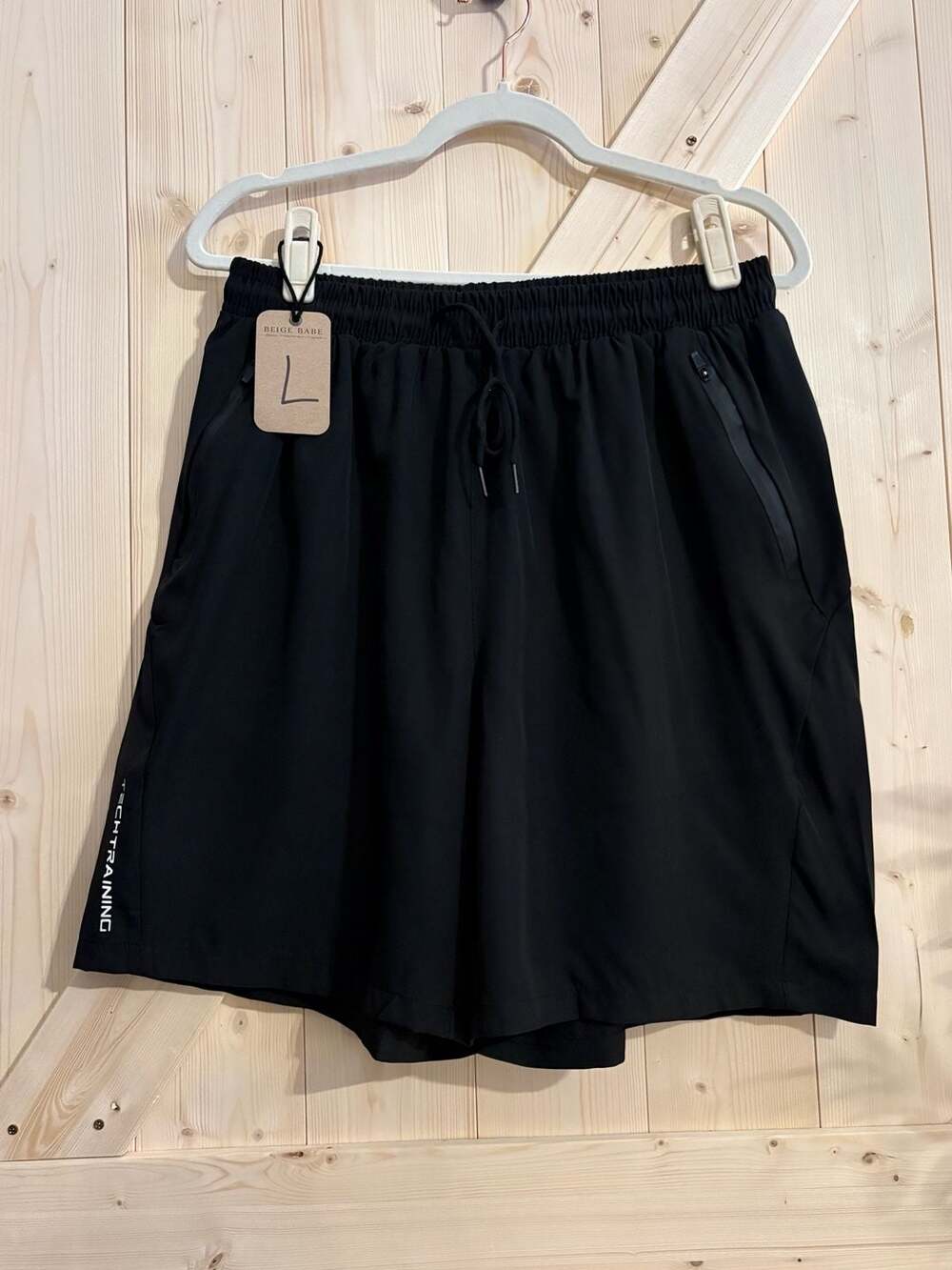 TECHTRAINING Men's Athletic Performance Shorts with Zipper Pockets size LARGE